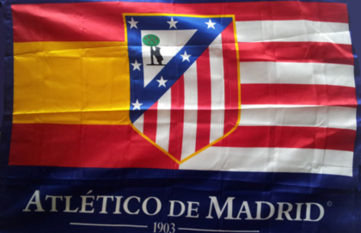 Bandera de Madrid con escudo del Atlético de Madrid - Banderas y Soportes